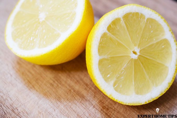 sliced lemon